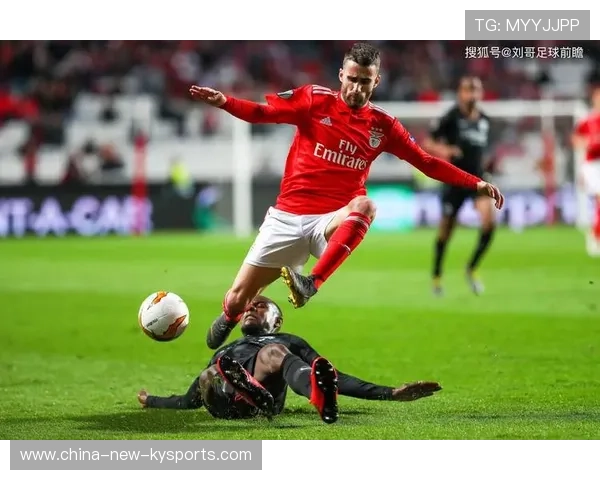 本菲卡—萨尔维奥边路传中形成致命机会