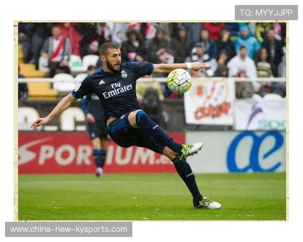 皇家马德里—本泽马门前抢点冷静推进网底